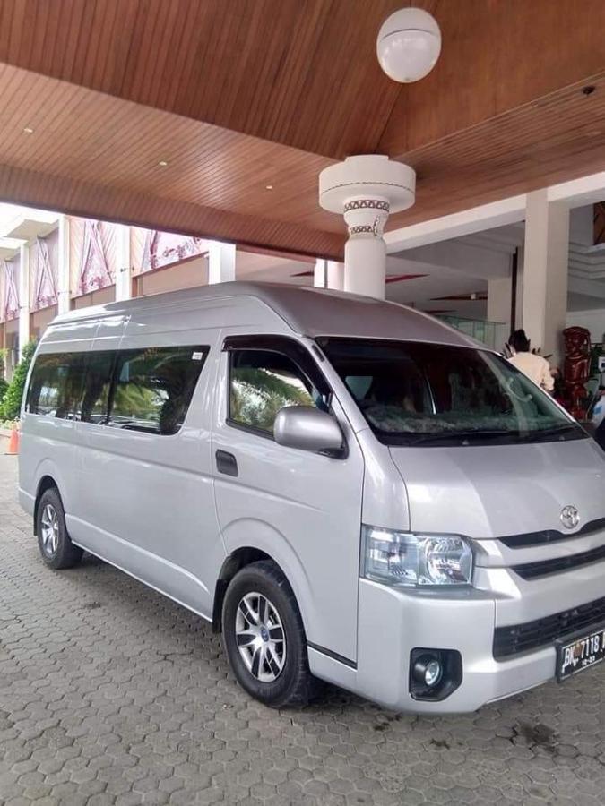Hotel Thomas' Retreat Bukit Lawang Esterno foto