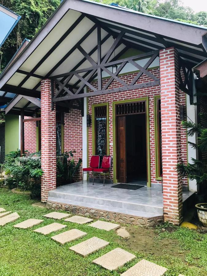 Hotel Thomas' Retreat Bukit Lawang Camera foto