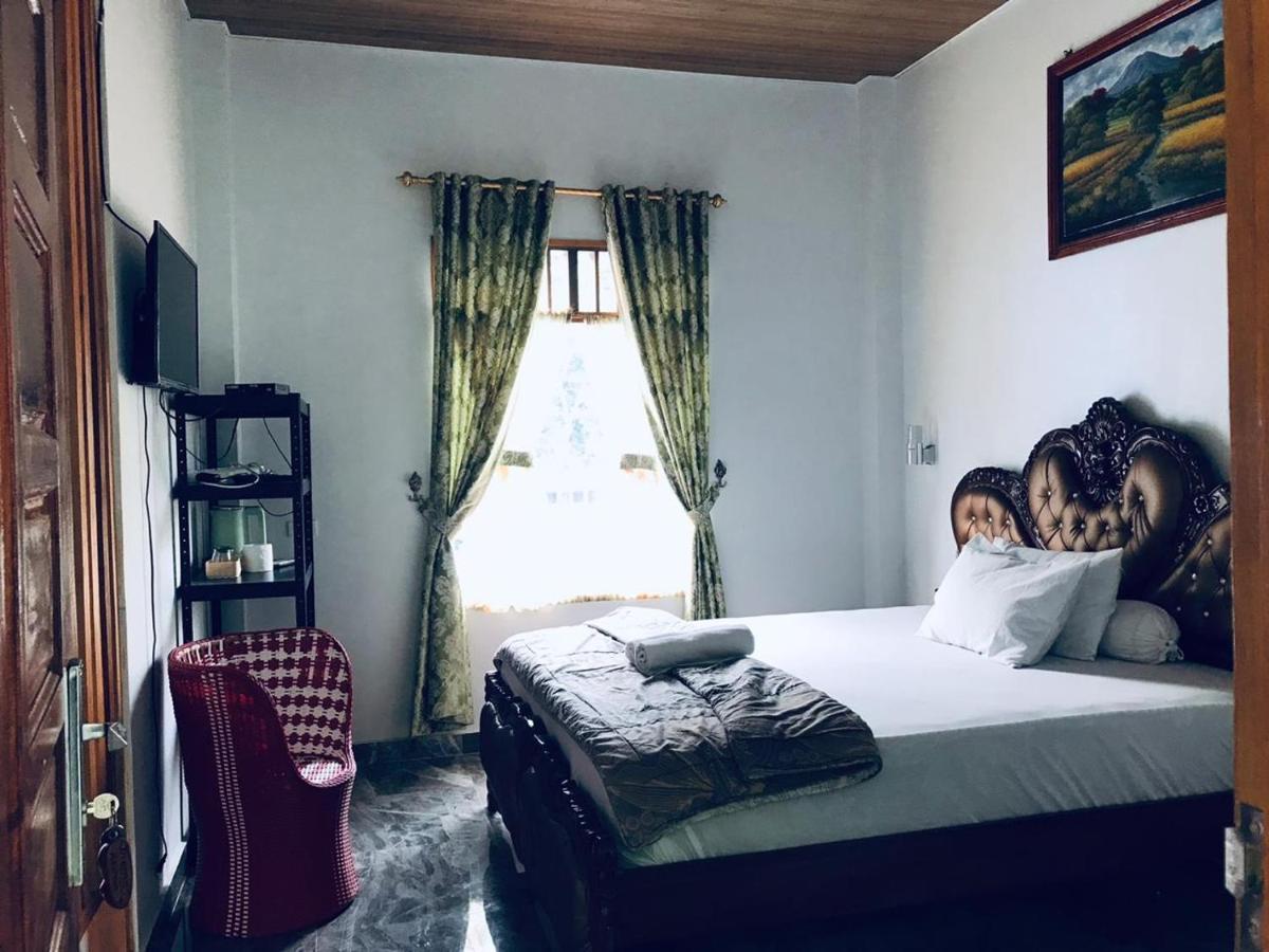 Hotel Thomas' Retreat Bukit Lawang Camera foto