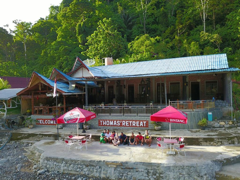 Hotel Thomas' Retreat Bukit Lawang Esterno foto