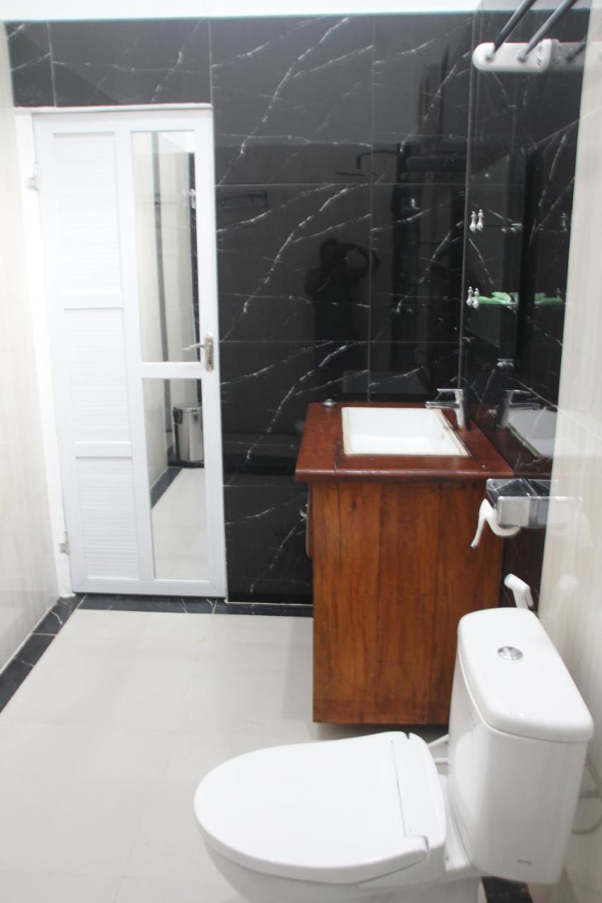 Hotel Thomas' Retreat Bukit Lawang Esterno foto